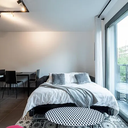 New Listing - 1 Bed Apt,air-con,beach Access,sea