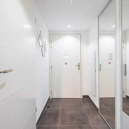 Daire New Listing - 1 Bed Apt,air-con,beach Access,sea *