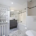 New Listing - 1 Bed Apt,air-con,beach Access,sea * Antibes