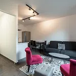 Apartment New Listing - 1 Bed Apt,air-con,beach Access,sea