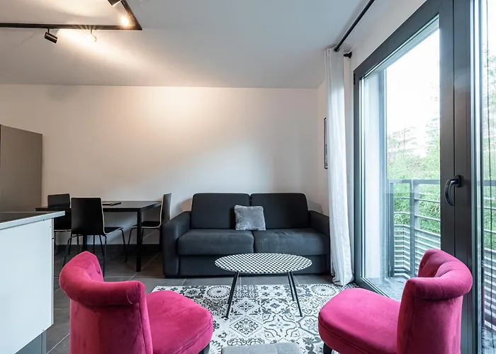 New Listing - 1 Bed Apt,air-con,beach Access,sea Apartman Antibes