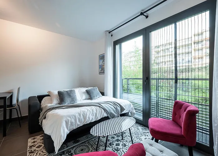 New Listing - 1 Bed Apt,air-con,beach Access,sea *