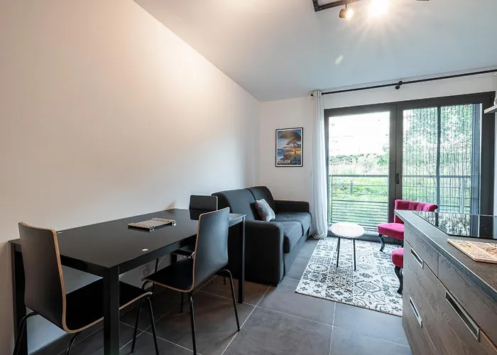 شقة New Listing - 1 Bed Apt,air-con,beach Access,sea أنتيب