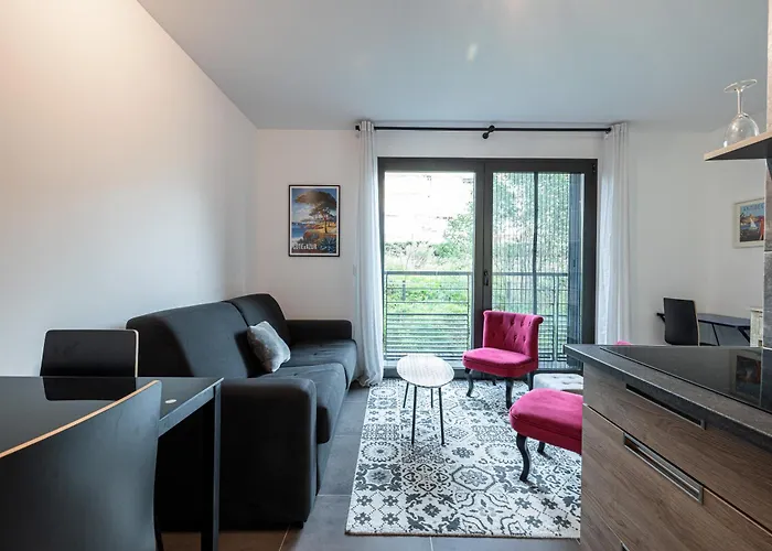 شقة New Listing - 1 Bed Apt,air-con,beach Access,sea